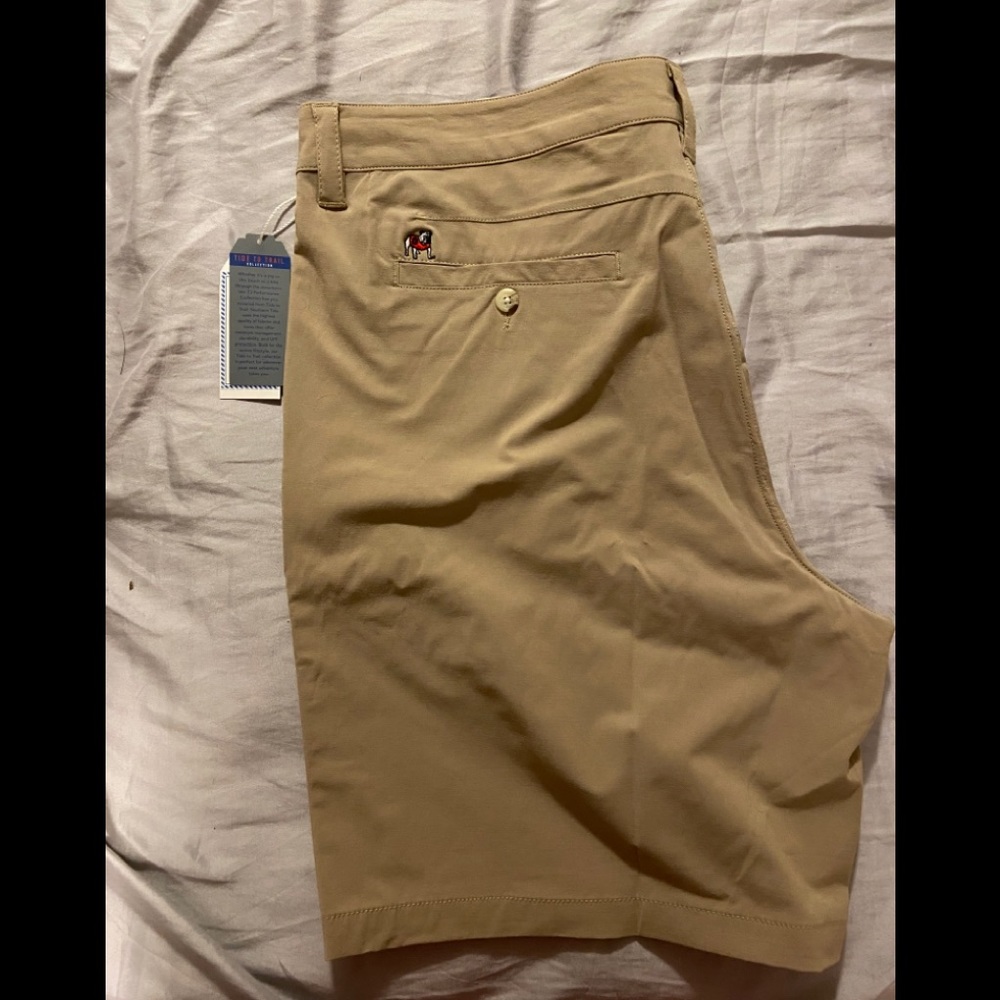 Men’s southern tide Khaki shorts